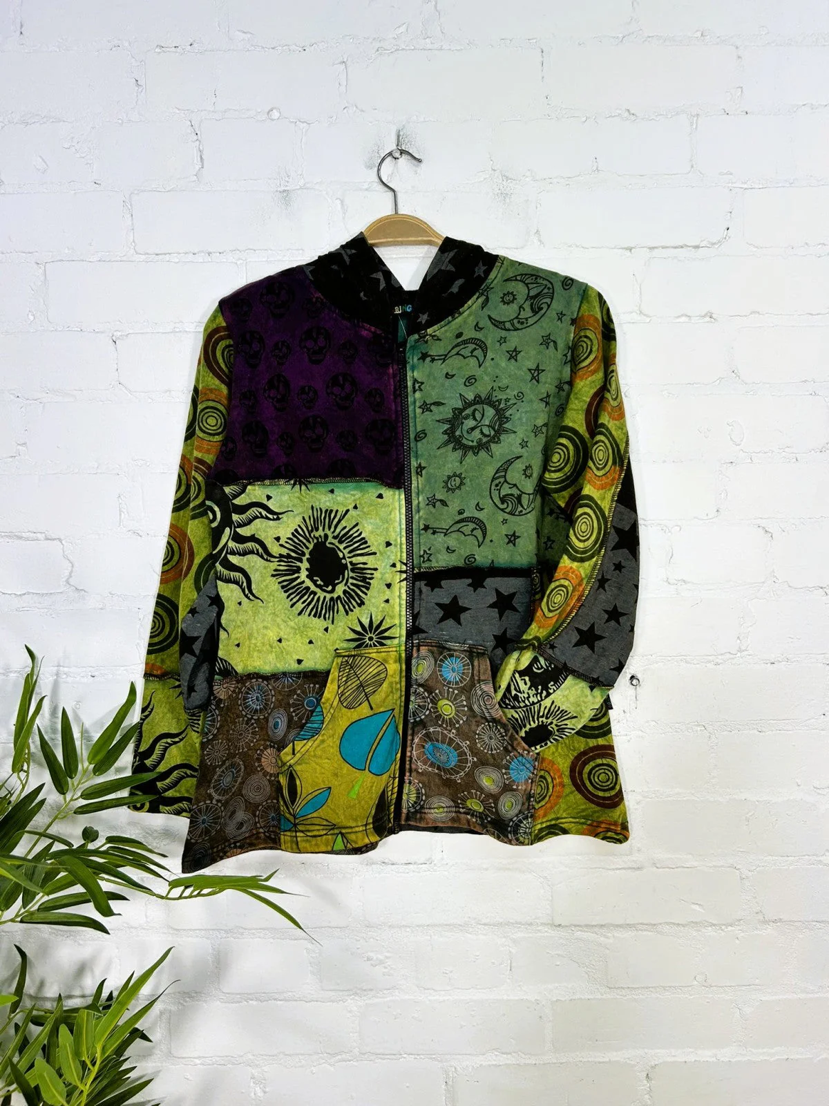 Top cu glugă și fermoar