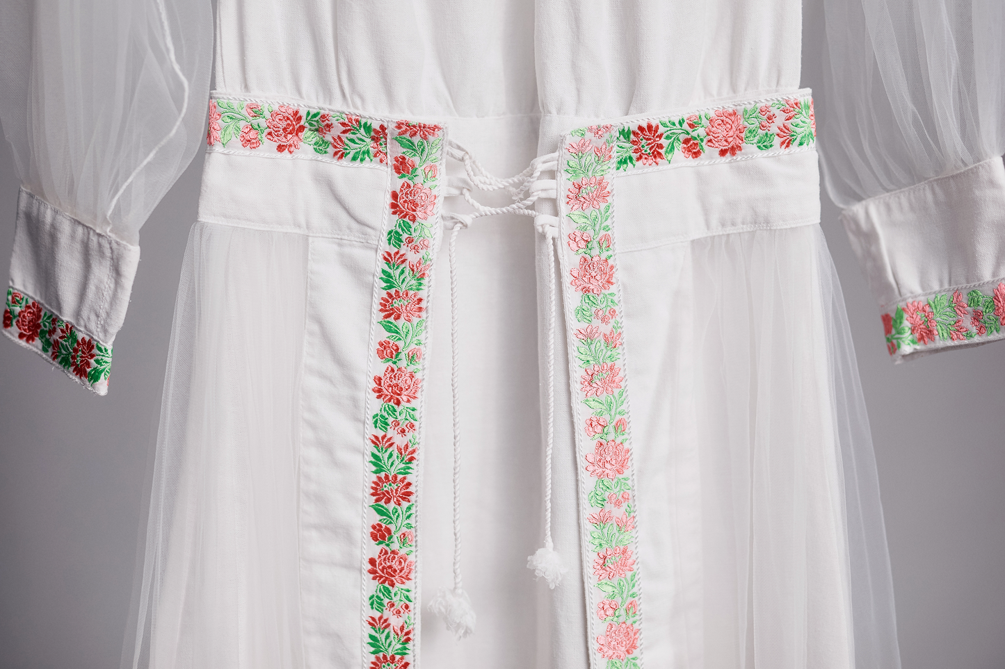 Veșmânt "Femeia curcubeu"